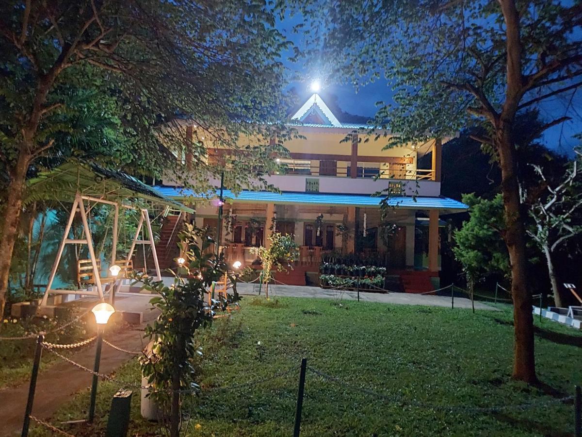 The Midway Jungle Resort Masinagudi Exterior foto