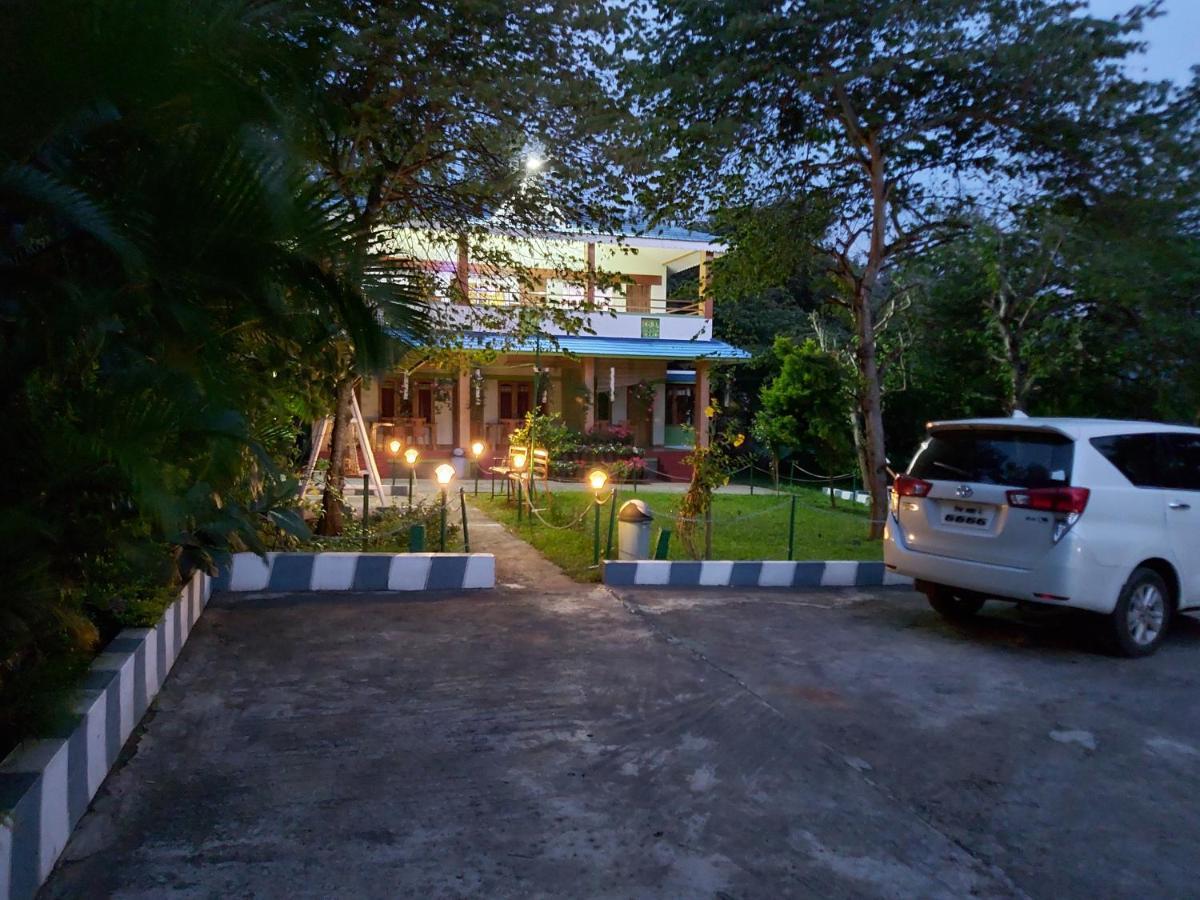The Midway Jungle Resort Masinagudi Exterior foto