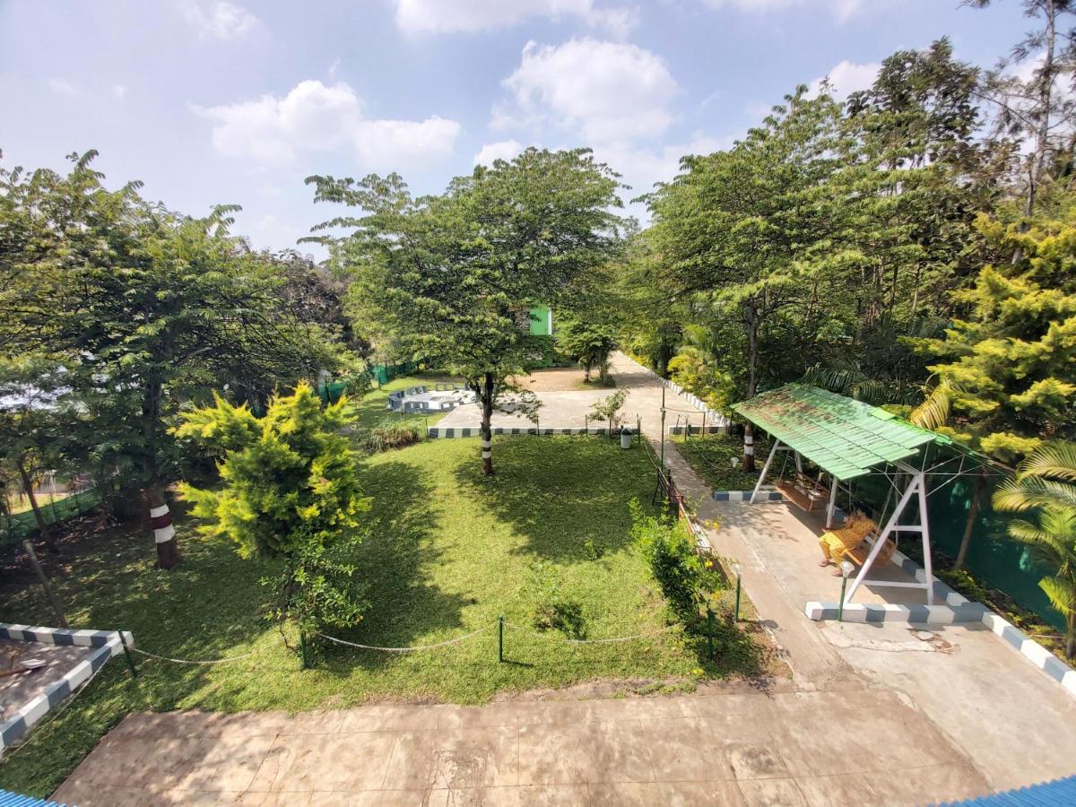 The Midway Jungle Resort Masinagudi Exterior foto