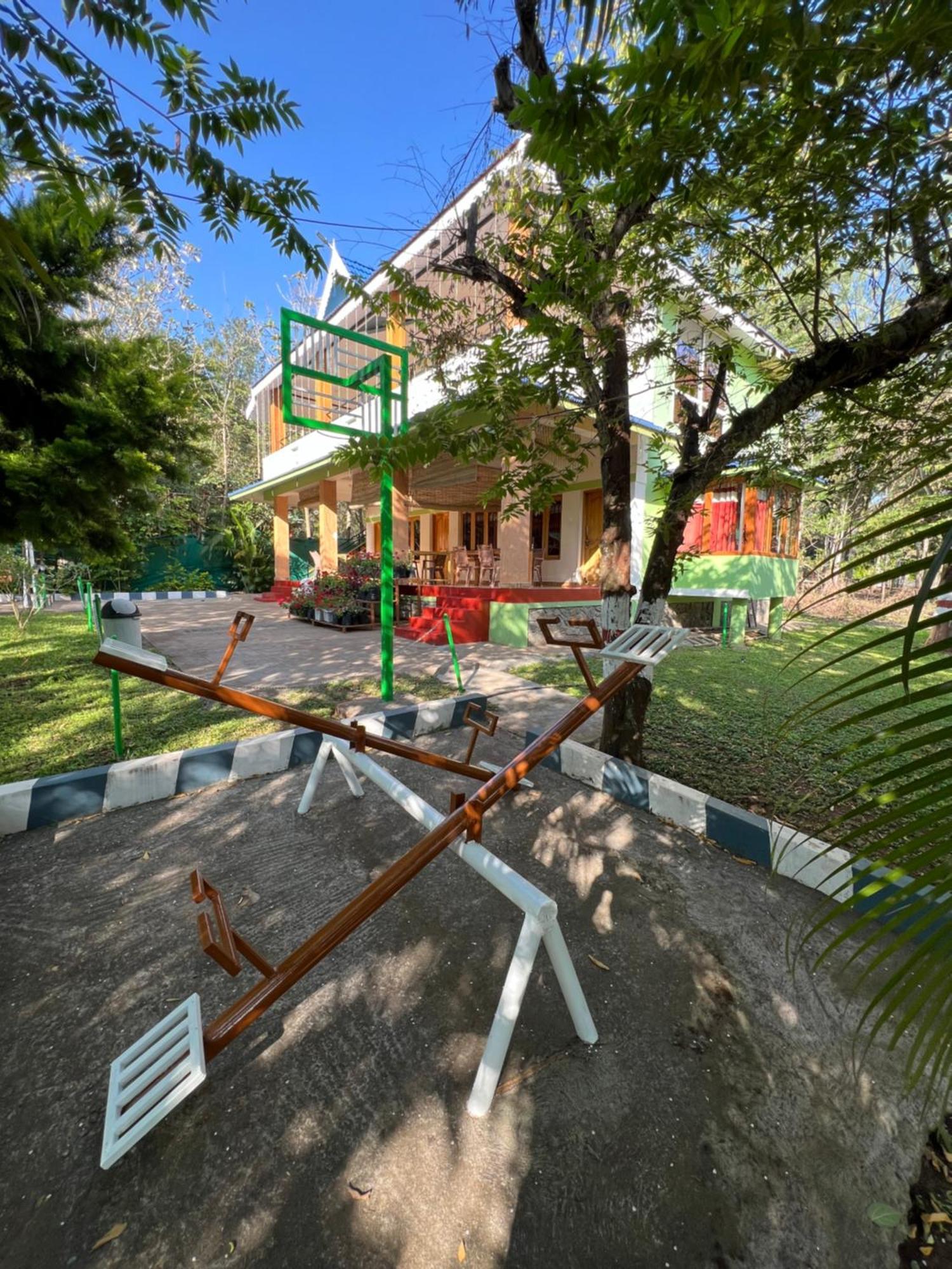 The Midway Jungle Resort Masinagudi Exterior foto