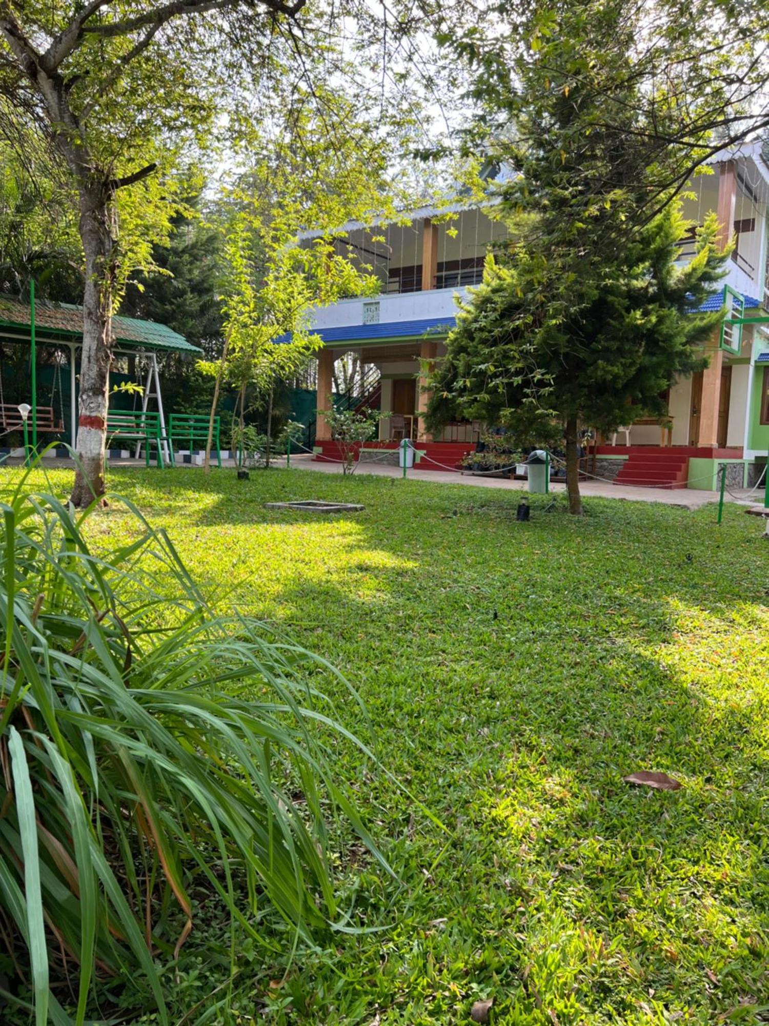 The Midway Jungle Resort Masinagudi Exterior foto